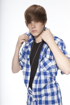 2011 Justin Bieber Wallpapers normal_OUT25032864.j